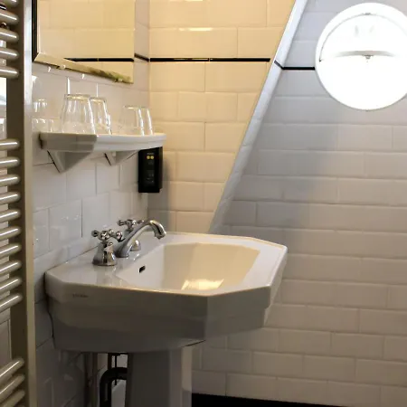 Charming Holiday In With Swimming Pool Vakantiehuis